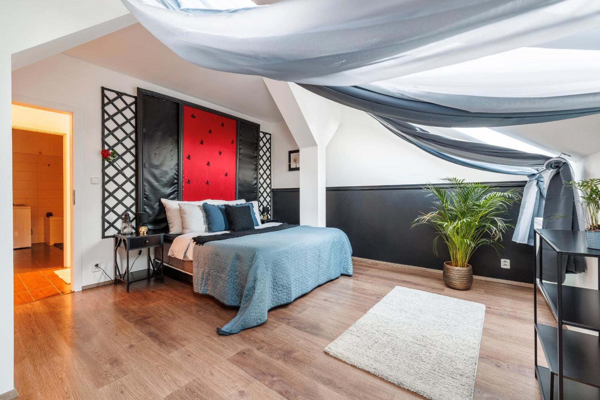Spacious Flat & Parking Possibility, 3 Stops To Wenceslav Square Prague Exterior photo